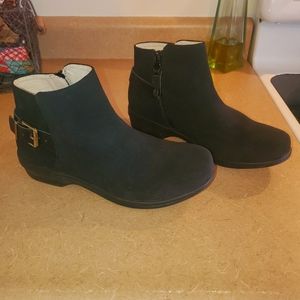 Spenco Orthotic Sueded Leather Buckle Boots